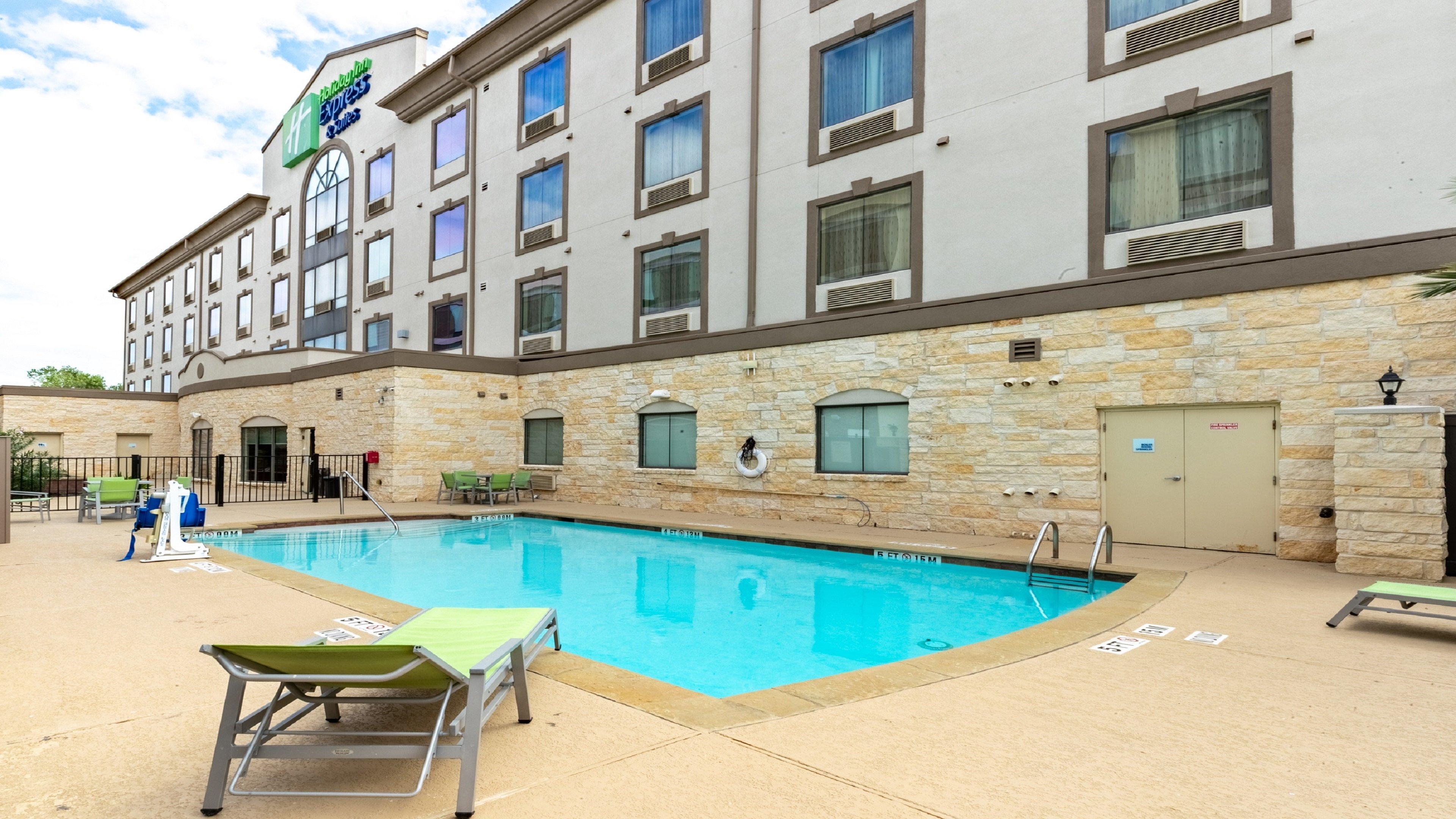 Holiday Inn Express & Suites Houston South - Near Pearland By Ihg Екстериор снимка