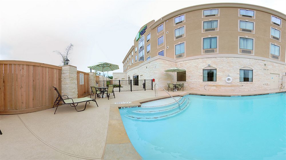Holiday Inn Express & Suites Houston South - Near Pearland By Ihg Екстериор снимка